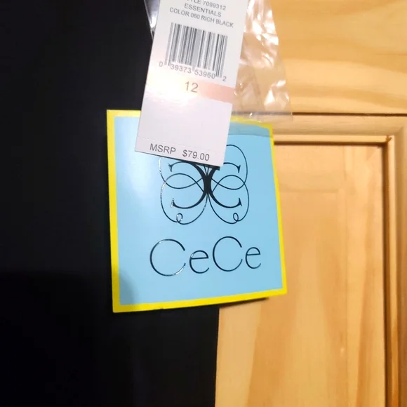 **Brand new** black, cropped pants - Picture 2 of 3